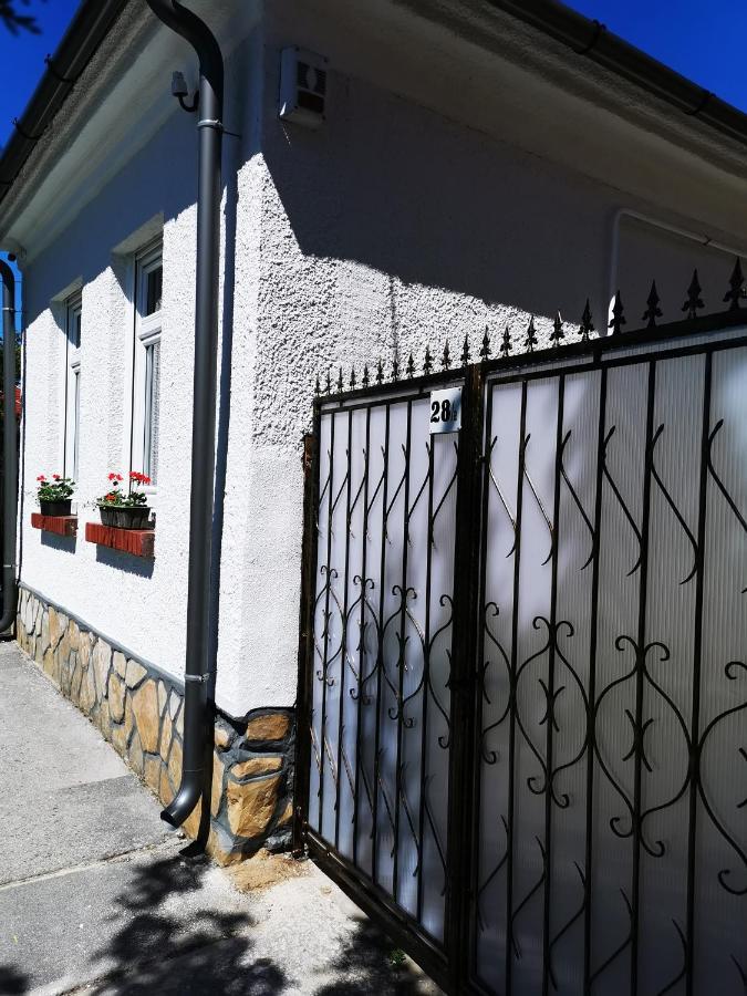 Lehel Apartman Keszthely Luaran gambar